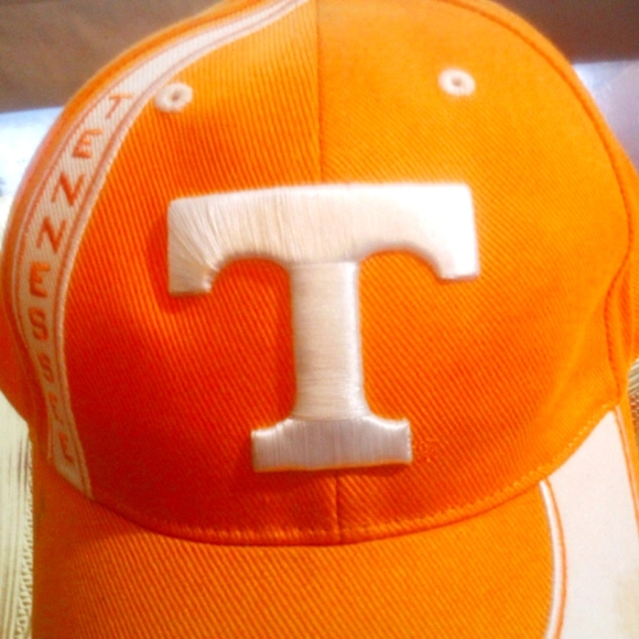 FAN FAVORITE Other - OFFICIALLY LICENSED FAN FAVORITE TENNESSEE Throw Back cap